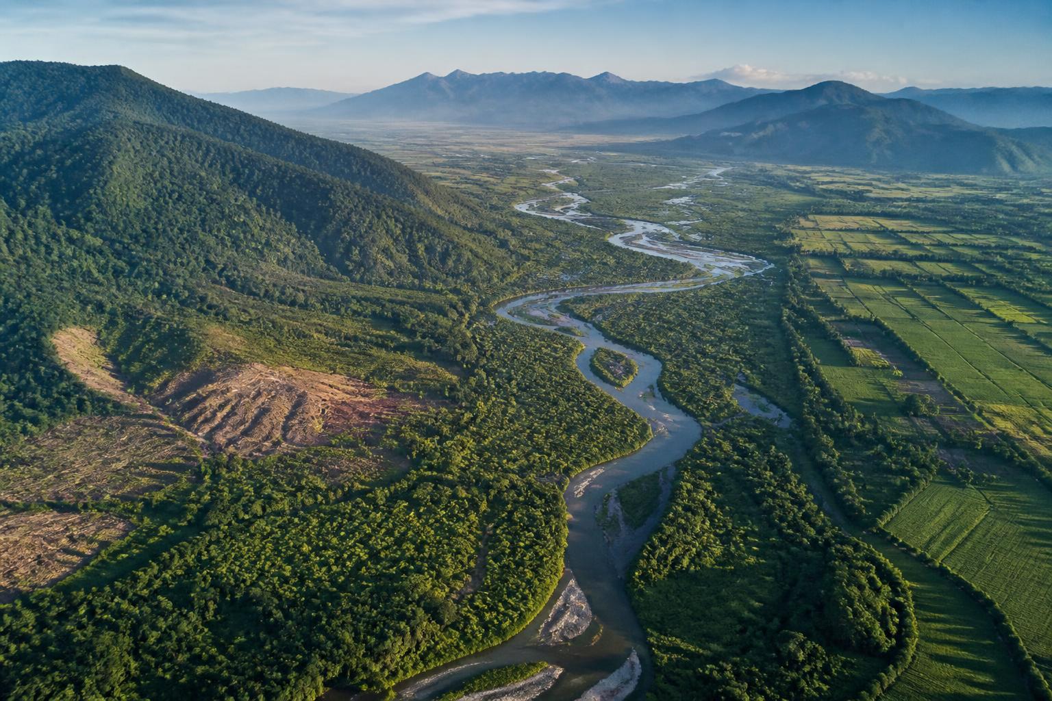 découvrez les leçons écologiques inspirantes du film "la terre vue du ciel" et comment il sensibilise à la protection de notre planète grâce à des images aériennes saisissantes.